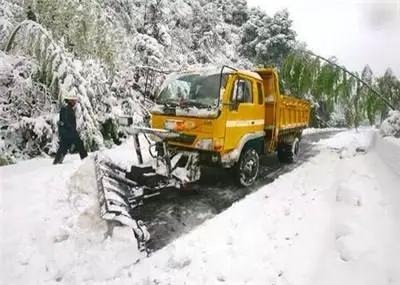 扫雪机_石河子新疆除雪设备驾驶操作要点说明